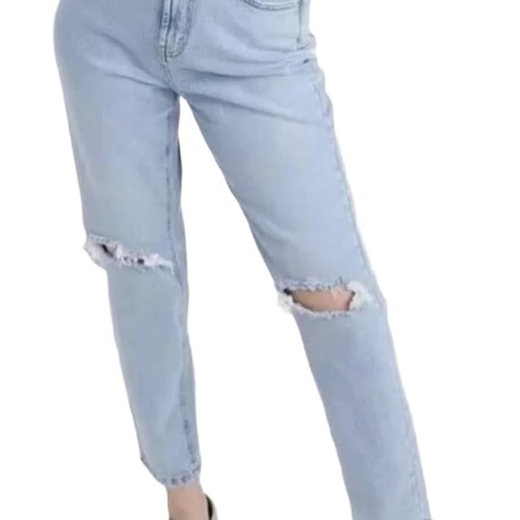 Women Super-High Rise Distressed Mom Jeans Wild Fable Light Wash Siz 2 - 10 - Picture 1 of 8